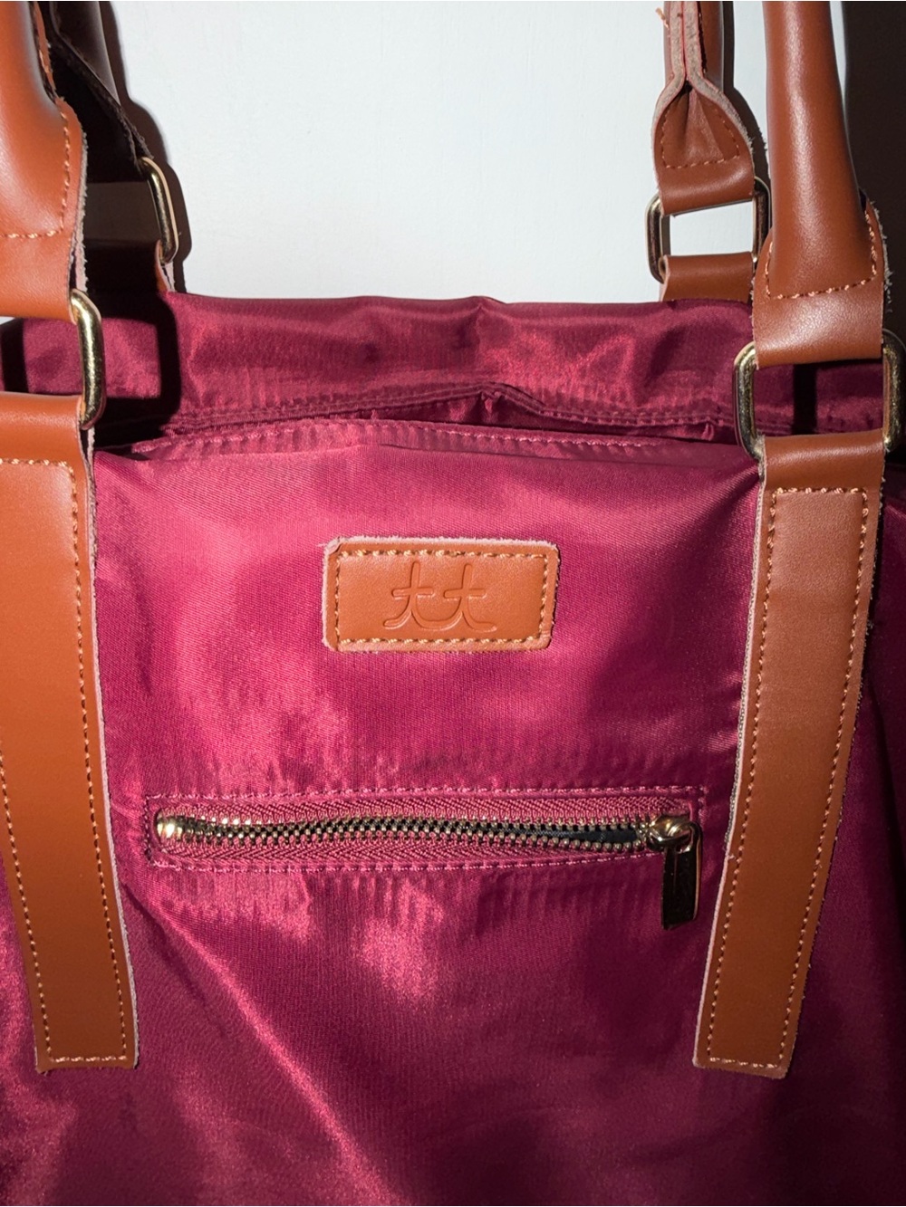Teacher tote brand- Maroon with Tan Trim and Exterior Zip Pocket